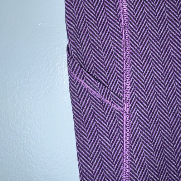 Lululemon Women's Rebel Runner Crop Giant Herringbone Black Grape Purple - Picture 4 of 11